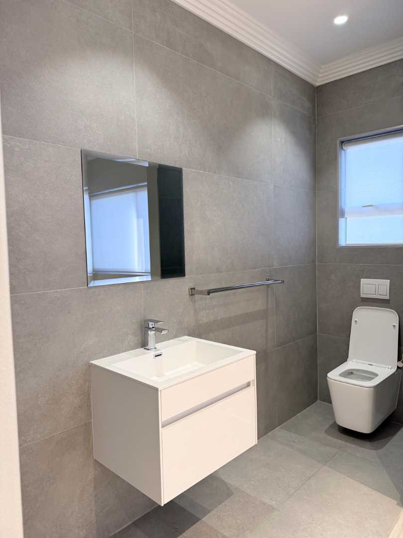 To Let 2 Bedroom Property for Rent in Oakdale Western Cape
